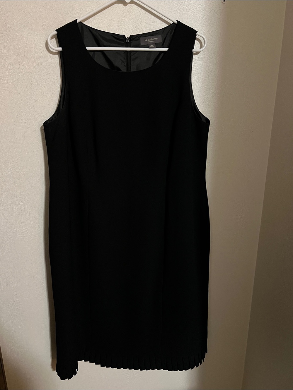 LIZ CLAIBORNE Classic Sleeveless Ruffle Hem Lined Little Black Dress LBD Wms 16W